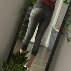 Athleta lightly cropped leggings